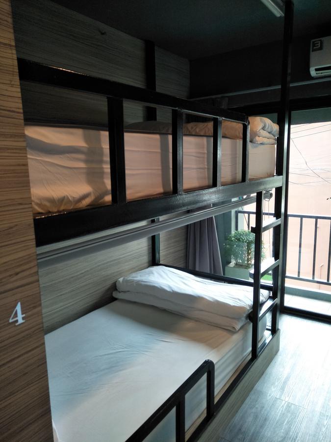 Badu Sukhumvit Dormitory Банкок Екстериор снимка