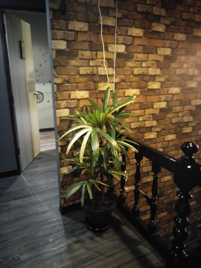 Badu Sukhumvit Dormitory Банкок Екстериор снимка
