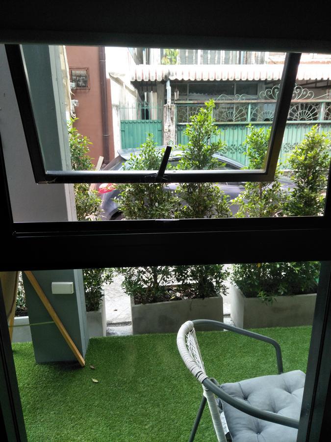 Badu Sukhumvit Dormitory Банкок Екстериор снимка
