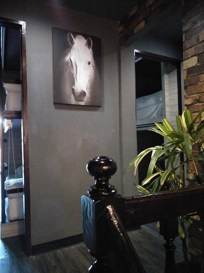 Badu Sukhumvit Dormitory Банкок Екстериор снимка