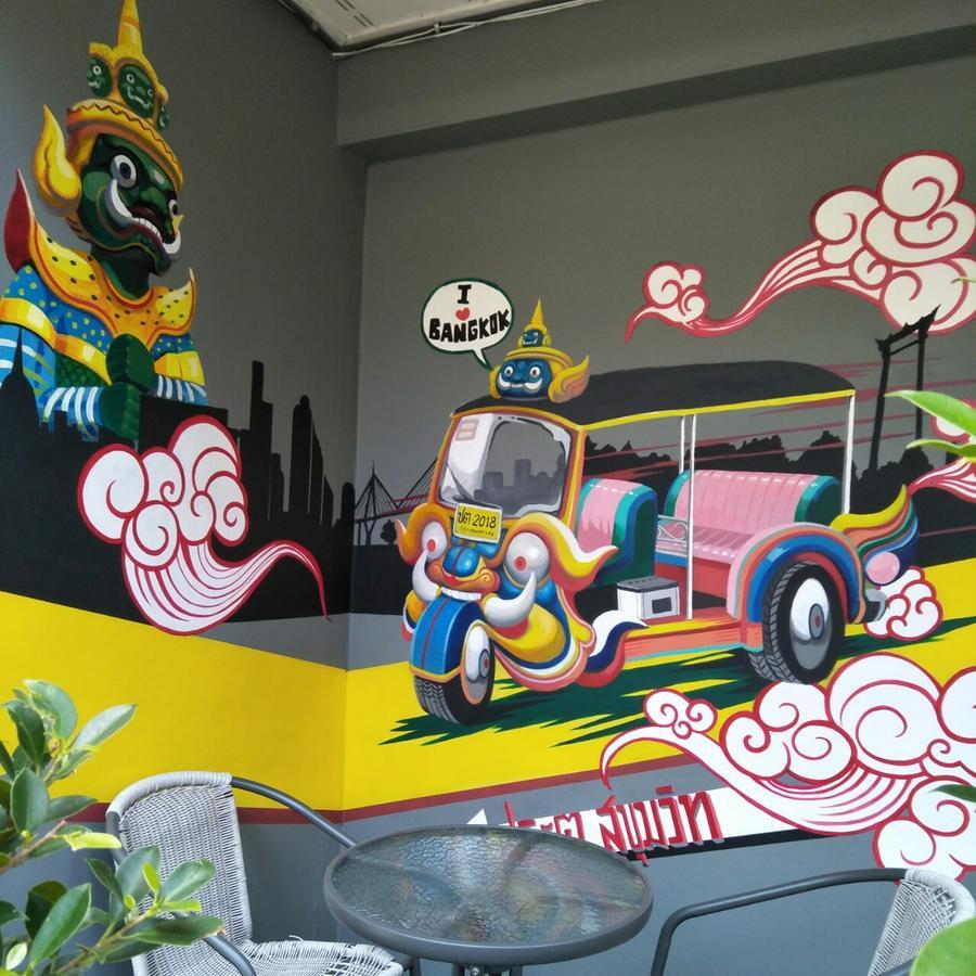 Badu Sukhumvit Dormitory Банкок Екстериор снимка