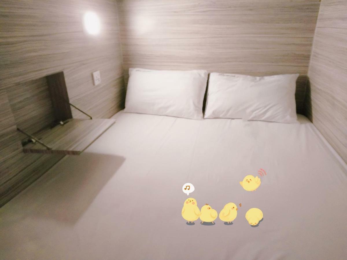 Badu Sukhumvit Dormitory Банкок Екстериор снимка