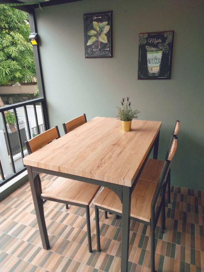 Badu Sukhumvit Dormitory Банкок Екстериор снимка