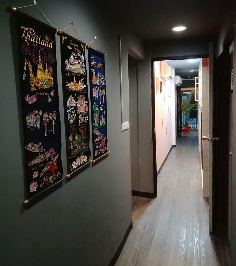 Badu Sukhumvit Dormitory Банкок Екстериор снимка