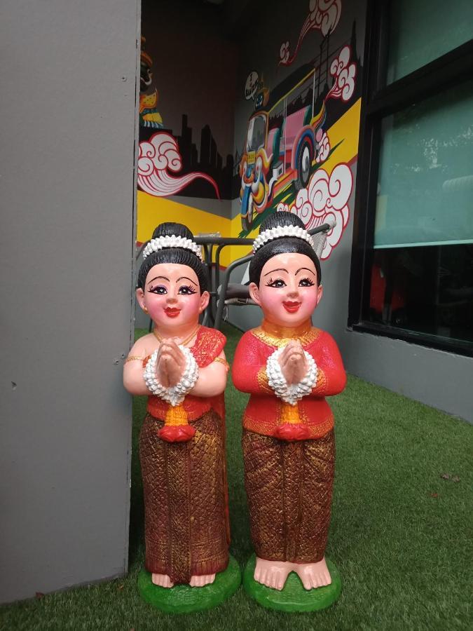 Badu Sukhumvit Dormitory Банкок Екстериор снимка